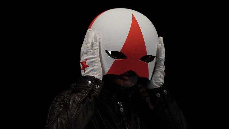 L’identité artistique d’un musicien français révélée à travers le titre de sa chanson